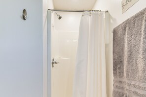 Hair dryer, towels - Hike, Fish & More: Cozy Studio w/ Yard in Augusta! (Augusta)