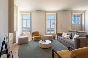 TV, books, stereo, offices