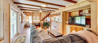 Dock + Kayaks: Annabessacook Lake Retreat!