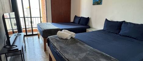 2 habitaciones, tabla de planchar con plancha, wifi y ropa de cama