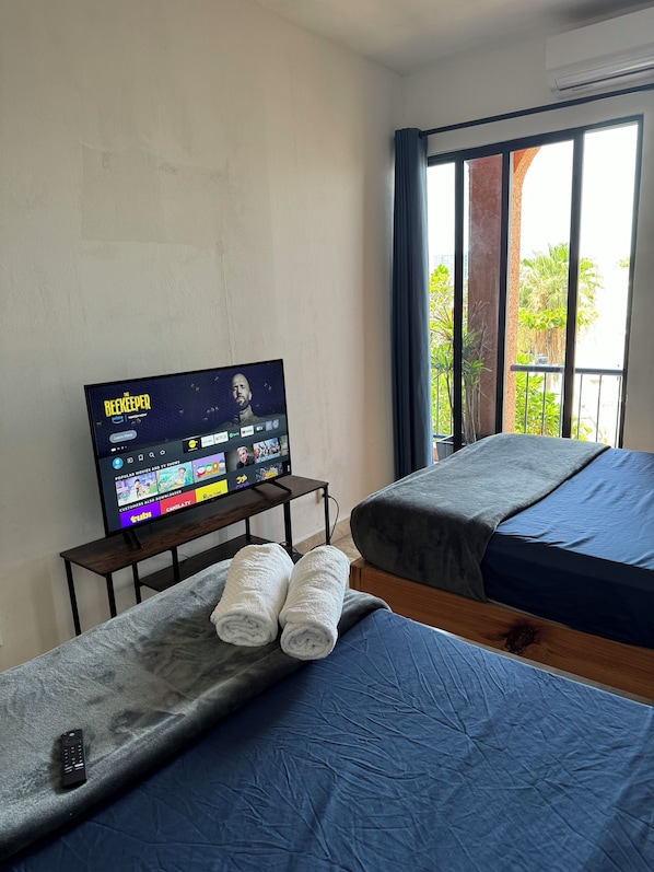 2 chambres, fer et planche à repasser, Wi-Fi, draps fournis