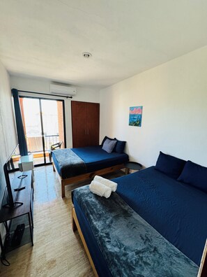 2 slaapkamers, een strijkplank/strijkijzer, wifi, beddengoed