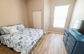 3 Schlafzimmer, Schreibtisch, Bügeleisen/Bügelbrett, kostenloses WLAN