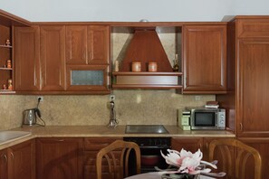 Fridge, microwave, oven, dishwasher