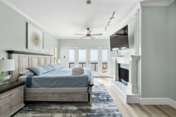 4 bedrooms, desk, iron/ironing board, travel crib