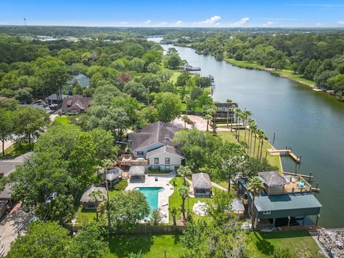 Waterfront Oasis with Pool, Fire Pit & Dock