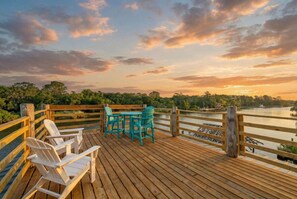 Terrace/patio - Waterfront Oasis with Pool, Fire Pit & Dock (Kemah Area)