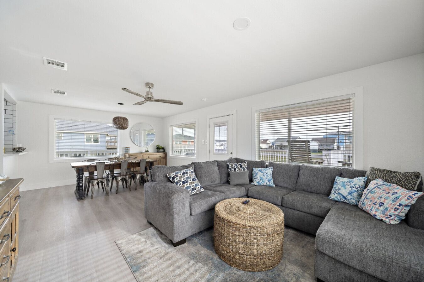 Smart-TV, videospill, fotballspill og bøker