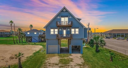 Fisherman's Dream: Game Room & Walk to Beach