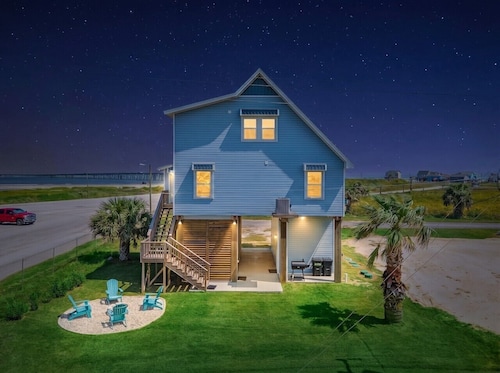 Fisherman`s Dream: Game Room & Walk to Beach