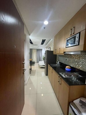 Microones i placa de cuina