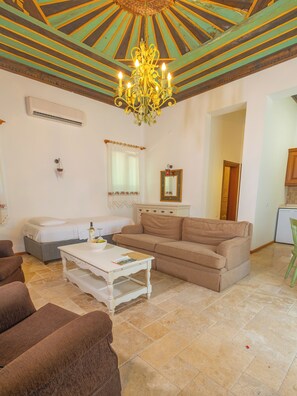 Comfort Suite, Garden View | Premium bedding, minibar, free WiFi, bed sheets - guesthouse by west (Datca)