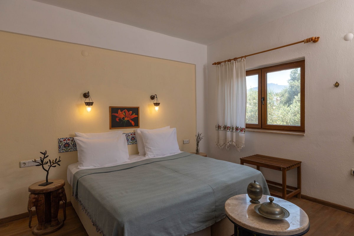 Habitación estándar, vista al jardín | Ropa de cama de alta calidad, minibar, cunas gratuitas y wifi gratis