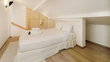 1 habitación, tabla de planchar con plancha, internet y ropa de cama