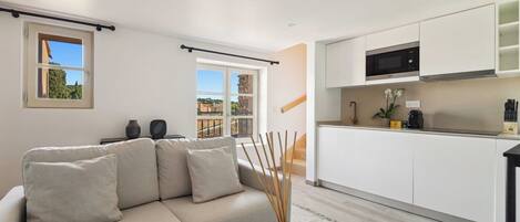 スマートテレビ、書斎 / ワークスペース