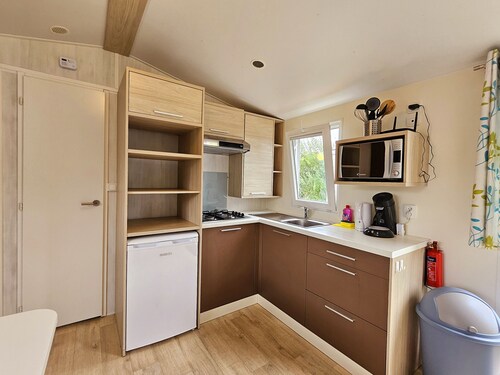 Tiny house 6B by pond - ideal for expats, entrepreneurs & nature lovers