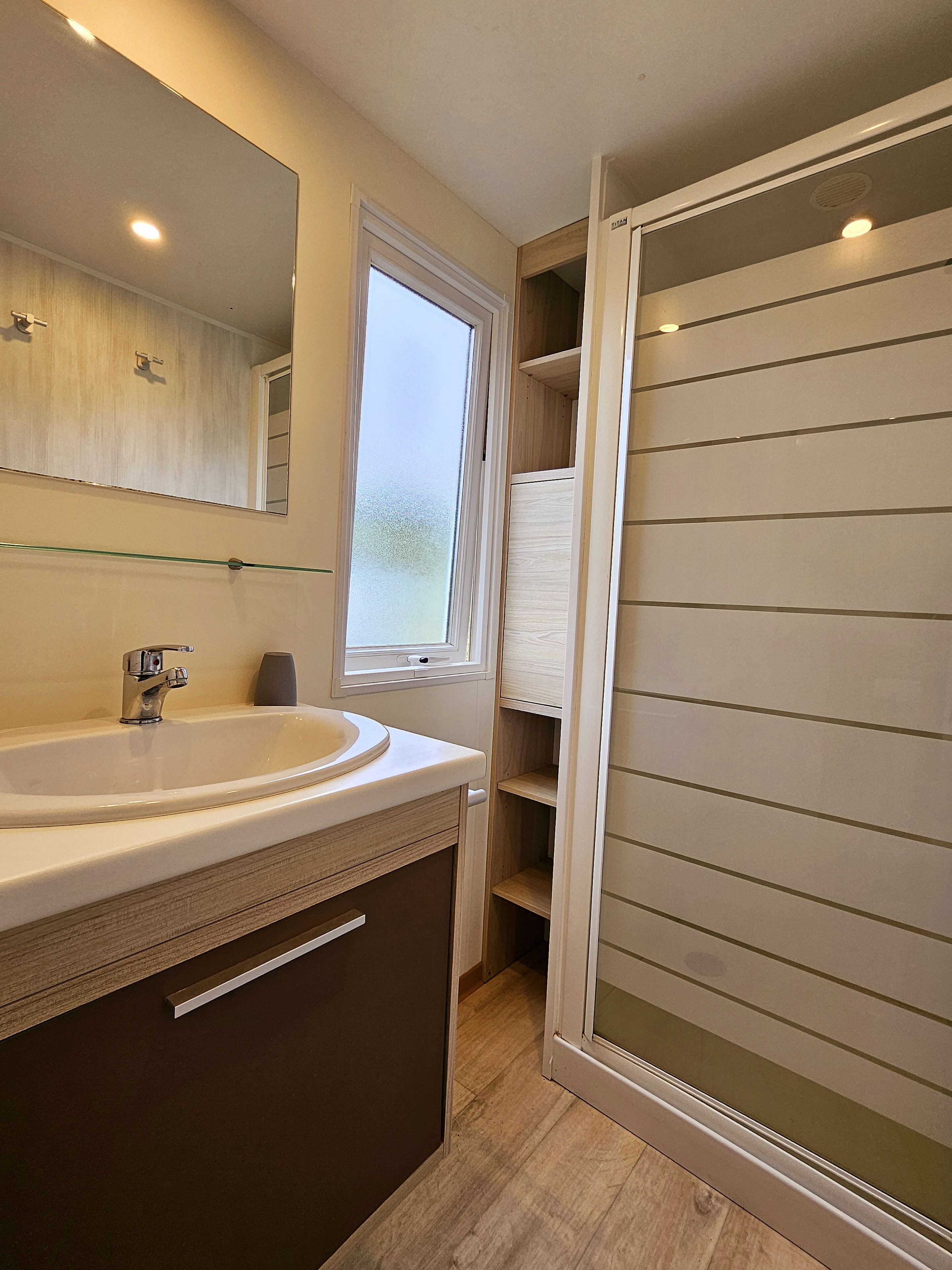 Douche, papier toilette