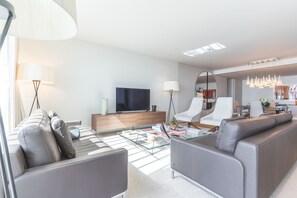 TV - Monumental Sea&Sky by Atlantic Holiday (Funchal)