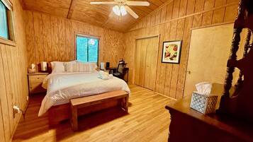 2 bedrooms, desk, iron/ironing board, free WiFi