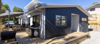 Idyllic Getaway - stylish and relaxing getaway with private spa