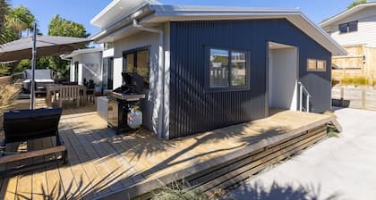 Idyllic Getaway - stylish and relaxing getaway with private spa