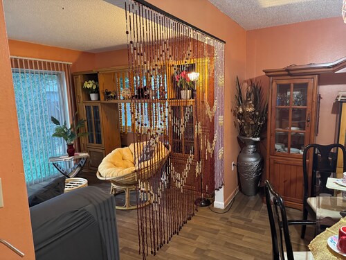 3-bedroom house in charming Ocala with AC, WiFi. Enjoy your stay