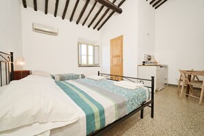 1 makuuhuone, ilmainen Wi-Fi, vuodevaatteet