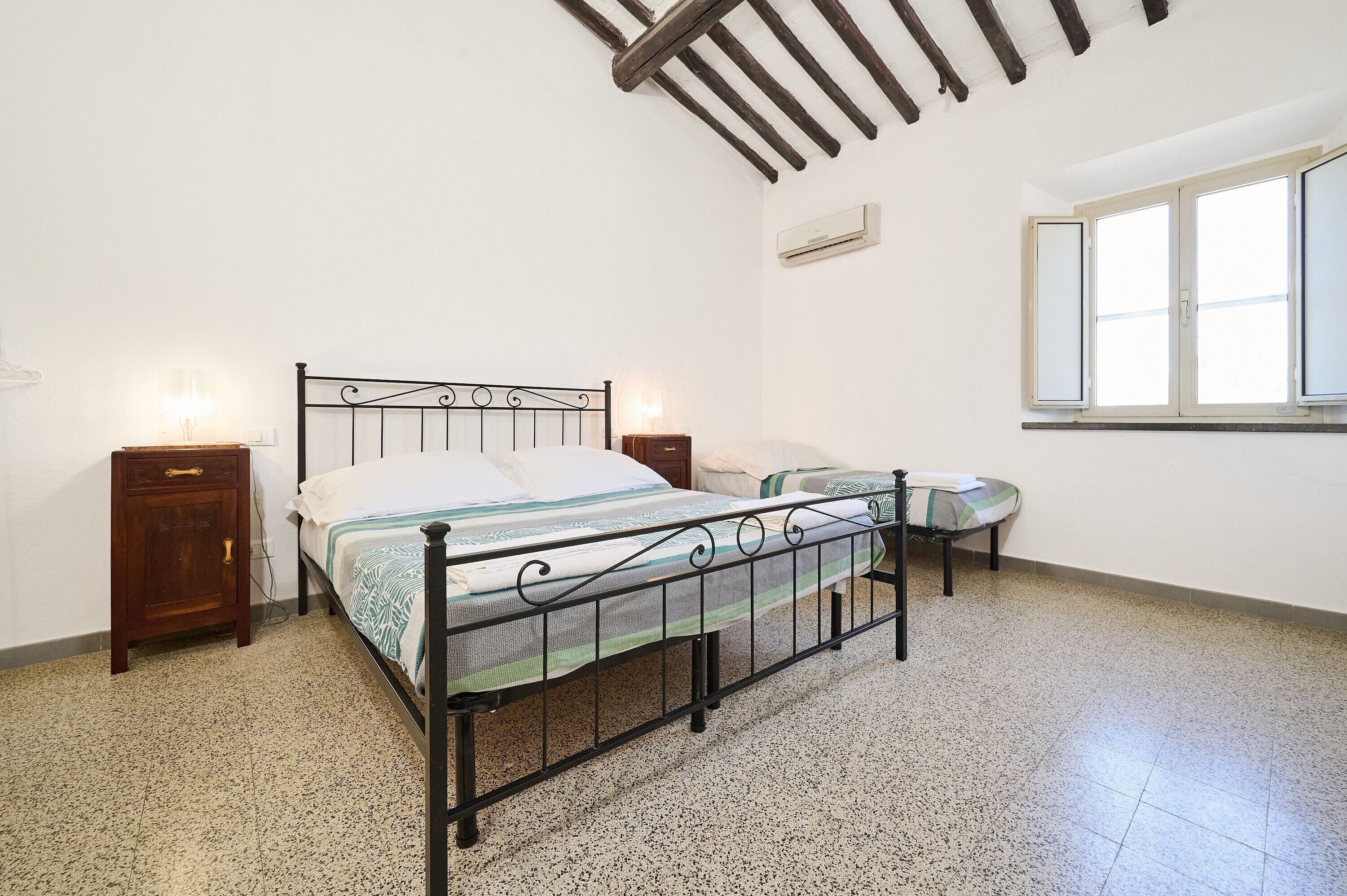 1 camera, Wi-Fi gratuito, lenzuola