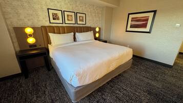 6 bedrooms, desk, iron/ironing board, free WiFi