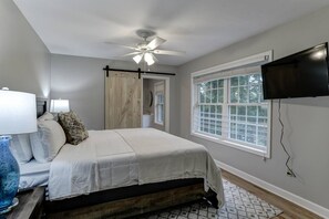 5 bedrooms, iron/ironing board, free WiFi, bed sheets