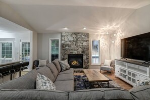 Smart TV, fireplace