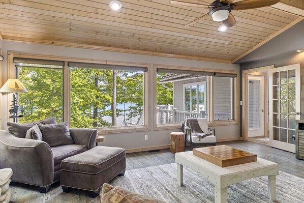 Smart TV, fireplace, books