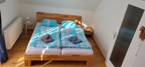 3 chambres, fer et planche à repasser, Wi-Fi gratuit, draps fournis