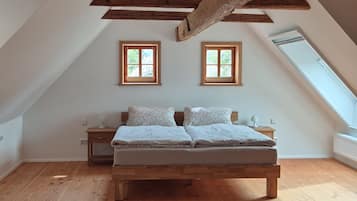 2 bedrooms, free WiFi, bed sheets