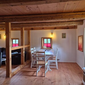 Dining - Apartment 'Hochwald' with Mountain View and Wi-Fi (Bertsdorf-Hörnitz)