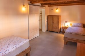 1 quarto, Wi-Fi de cortesia, roupa de cama