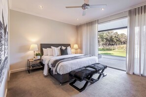 4 chambres, fer et planche à repasser, Wi-Fi, draps fournis