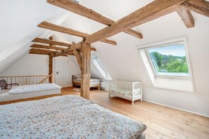 2 bedrooms, free WiFi, bed sheets