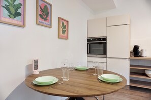 Oven, stovetop, dishwasher