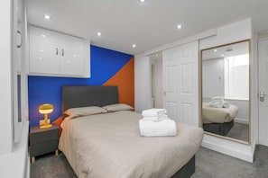 2 bedrooms, iron/ironing board, free WiFi