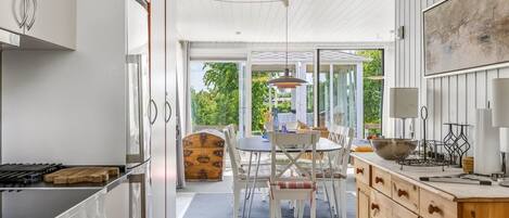 Réfrigérateur, micro-ondes, four, lave-vaisselle