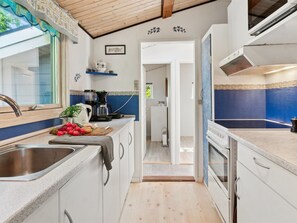 Fridge, microwave, dishwasher, cookware/dishes/utensils