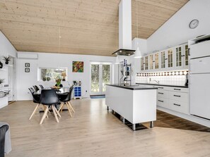 Fridge, microwave, dishwasher, cookware/dishes/utensils