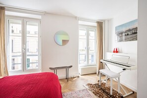 2 bedrooms, iron/ironing board, travel cot, WiFi