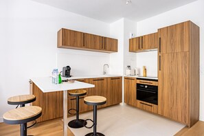 Mikrobølgeovn, opvaskemaskine, kaffe-/temaskine