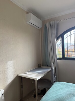 1 bedroom, bed sheets
