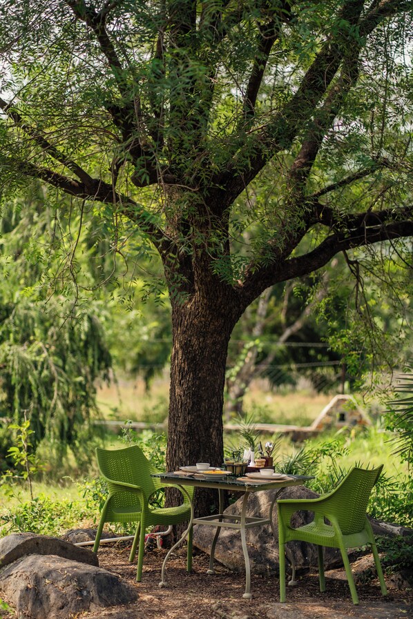 Tempat makan outdoor