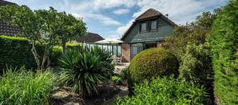 5 Minutes' walk from beach on Lake Veere, child-friendly, spacious, enclosed garden, dog welcome