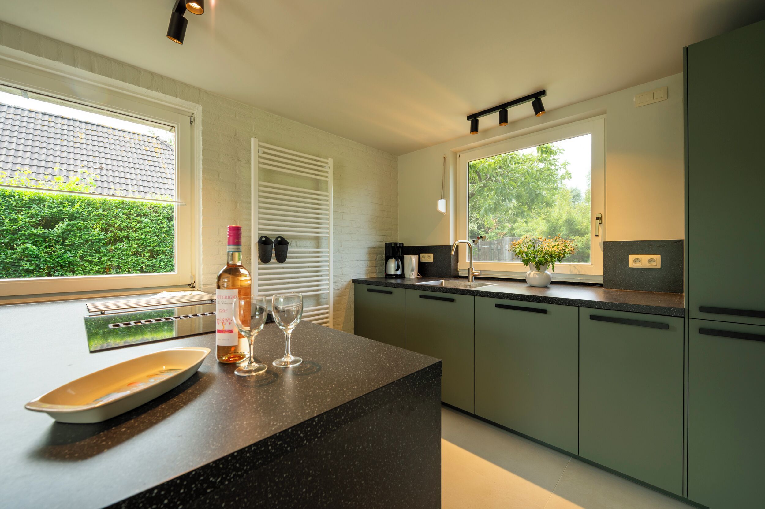 Fridge, microwave, dishwasher, coffee/tea maker