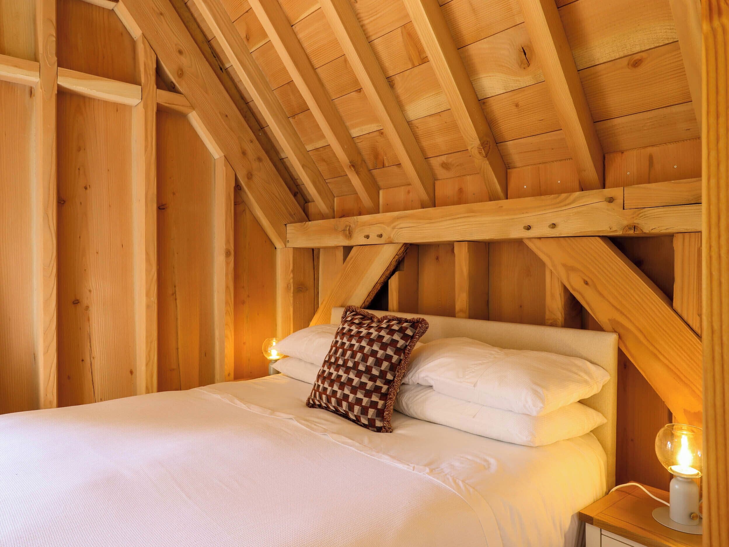 2 개의 침실, 각각 다른 스타일의 인테리어, 각각 다르게 가구 비치, 무료 WiFi